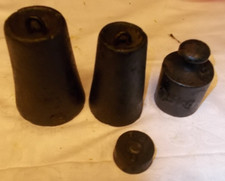 4 alte Gewichte / Hängegewichte  Eisen für Krämerwaage oder Türstopper