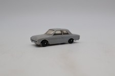 Märklin H0 1:87 Ford Taunus 17M verglast grau 