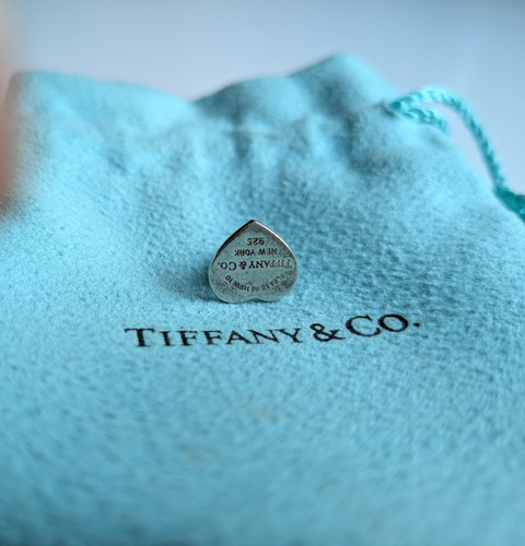 Tiffany return to - &,