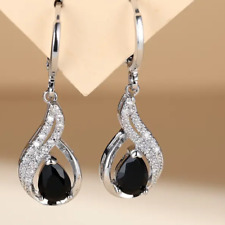 Moderne schöne Ohrhänger