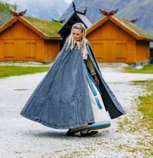 Mittelalter Larp Umhang Zipfelkapuze Wollumhang mit Stickerei viele Farben 131cm