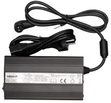 BMZ Ladegerät 42 V Stecker