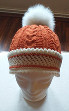 Trachtenmütze mit Bommel  aus Kunstfell Handgestrickt