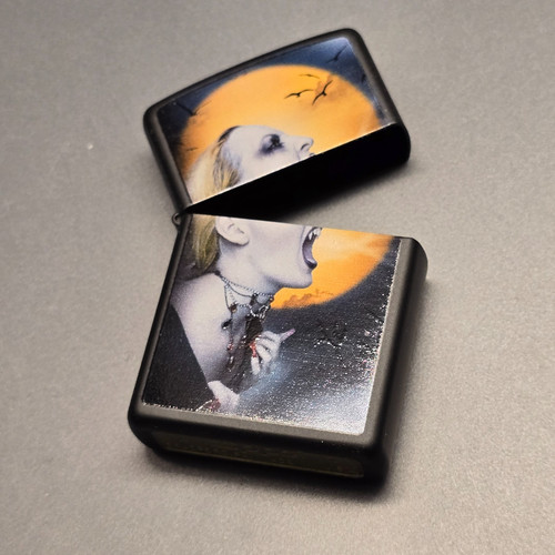 Zippo screaming vampiress nur - zippo,