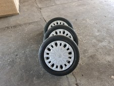 Satz Sommerräder, FORD Ka+, Stahlfelgen, Original Radkappen, 195/55R15 auf 6x15