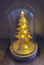 Weihnachtliche LED Glasglocke mit 21 Zentimeter Höhe