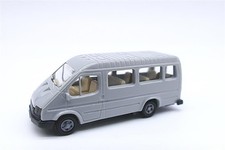 Der PRALINÉ Ford Transit Bus