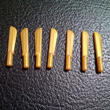 LEGO (R)  Ersatzteile Waffen 7 Stück