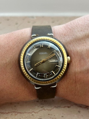 Eine raketa uhr puck das - eine,