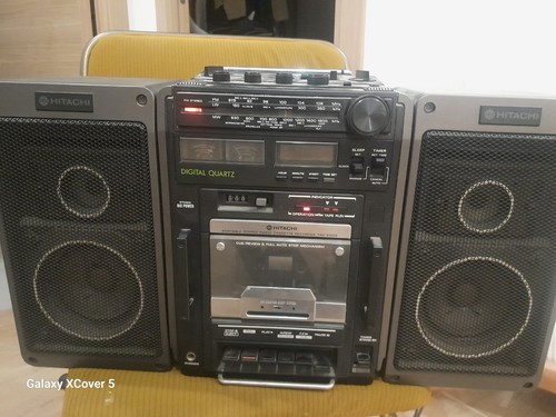 Ghettoblaster hitachi - ghettoblaster,
