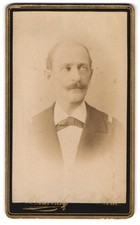 Fotografie B. Circovich, Pola, älterer Matrose der K.u.K. Marine in Uniform mit 