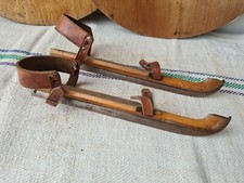Z4137 Alte Schlittschuhe aus Holz mit Lederriemen | Ice Skates | Länge 36 cm