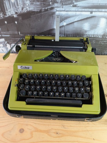Vintage schreibmaschine erika - vintage,
