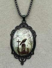 Gothic Anhänger Mit Halskette Glas Cabochon Schwarz Friedhof Krähe Kreuz Rabe