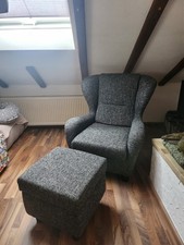 Ohrensessel mit Hocker