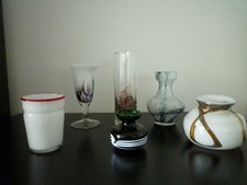 Konvolut Vasen aus buntem Glas