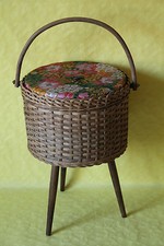 Nähkästchen Hocker 70er Jahre Bastgeflecht