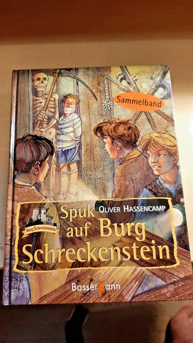 Spuck auf burg - spuck,