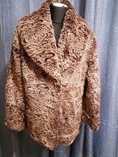 Dennis Basso Vintage-Stil