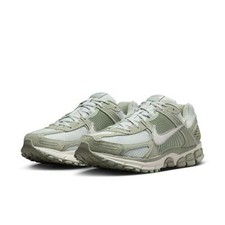 HF1553-300 Nike Zoom Vomero 5 Jade Horizon Phantom (Herren)