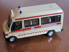 Krankenwagen Modell Hongwell