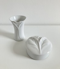 Set aus vase und deckeldose - und,