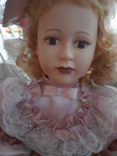 Nostalgie puppe zu - ,
