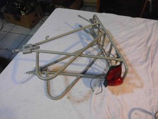 Fahrrad Gepäckträger 28"/ 26" Alu 24kg Max. m. Rücklicht Standlichtfunktion  (2)