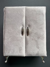 Schmuckschränkchen / Kleiner