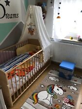 Babybett 140x70 mit Matratze, Himmel, Nestchen, Wickelaufsatz u. Auflage