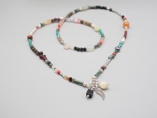 Zarte lange bunte Edelstein Halskette, Charms Anhänger, Edelsteinkette 60 cm