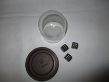 sehr schönes Würfelglas mit Gummiboden und 3 Würfeln, Knobelbecher,Spielwürfel