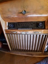 Alter Musikschrank, Holz massiv 60er Jahre Radio und Plattenspieler funktioniere