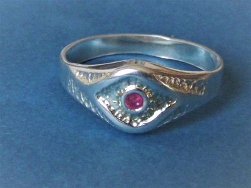 Ring mit rubin stein rot - mit, gr.17