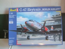 Revell 04697- Flugzeug C-47 Skytrain Berlin Airlift in 1/48, komplett in OVP