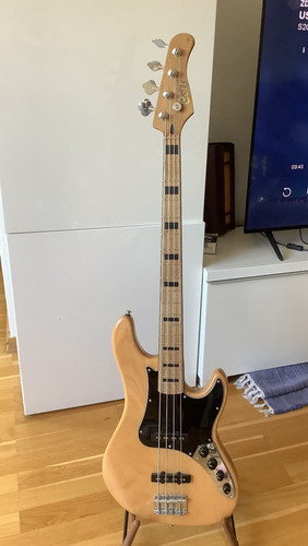 Cort jazz bass - 64,
