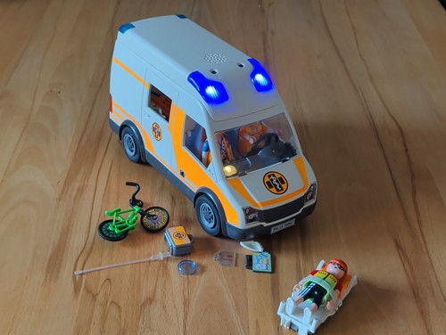 Playmobil city life - city, 70049