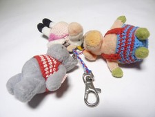 3x Nici Schlüsselanhänger gepimpt DIY Kleidung gehäkelt - Konvolut Sammlung Lot