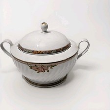 Alte Suppenterrine Porzellan-