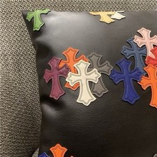 2 Kissen Chrom Herzen Kreuz