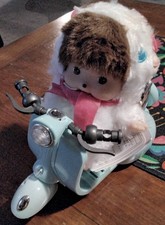 Monchichi mit Roller , mit