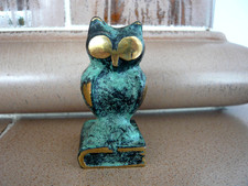 Eule  Gluttöter Messing Metall patiniert