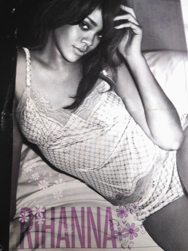 Rihanna poster 42x28 cm - 8,