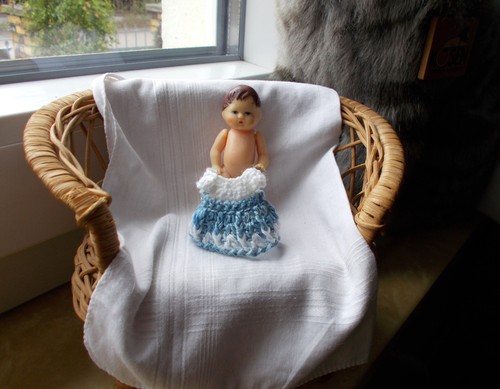 Puppenstube kleid puppe - puppenstube,, puppe,