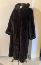Nerzmantel in braun neuwertig