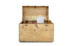 antike Weichholz Truhe mit