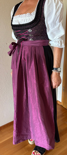 Dirndl weinrot mit - 38,,