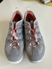 Leichte Damenschuhe von ecco