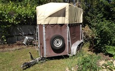 Pferdeanhänger (Schramm) gebraucht mit Gelände Kutsche (Burger)