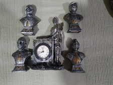 5 RITTER FIGUREN MIT UHR
